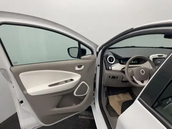 RENAULT ZOE - voiture d'occasion - Photo 19