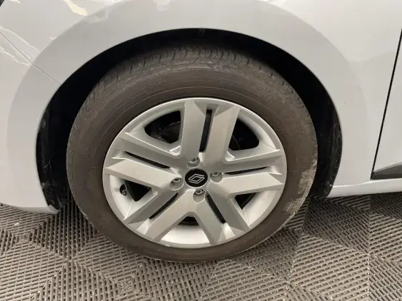 RENAULT CLIO V - voiture d'occasion - Photo 23