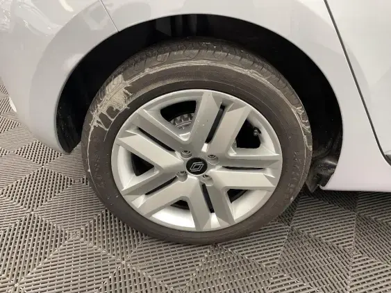 RENAULT CLIO V - voiture d'occasion - Photo 25