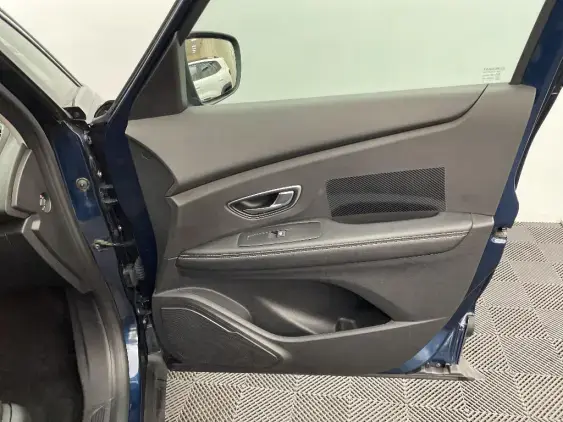 RENAULT SCENIC IV - voiture d'occasion - Photo 20