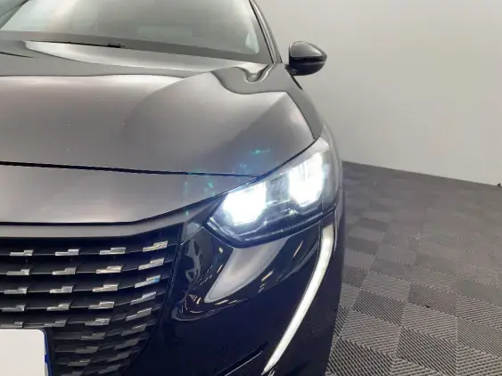 PEUGEOT 208 BUSINESS R II - voiture d'occasion - Photo 22