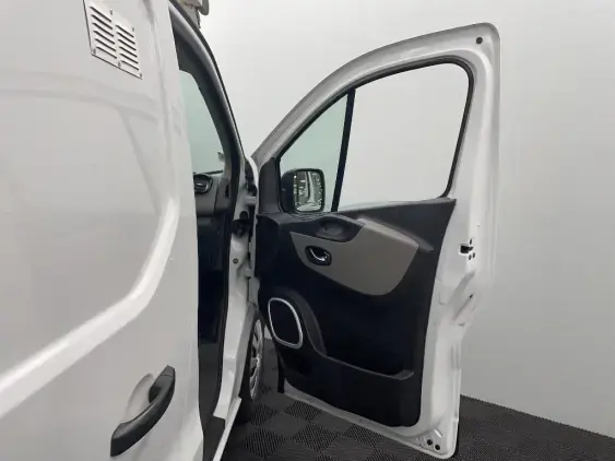 RENAULT TRAFIC III - voiture d'occasion - Photo 20