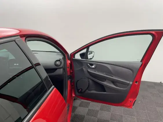RENAULT CLIO IV - voiture d'occasion - Photo 20