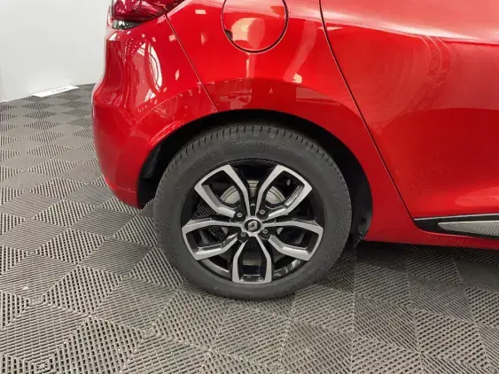 RENAULT CLIO IV - voiture d'occasion - Photo 25