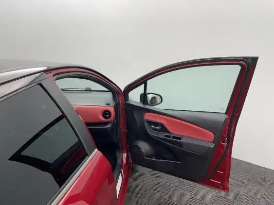 TOYOTA YARIS III - voiture d'occasion - Photo 20