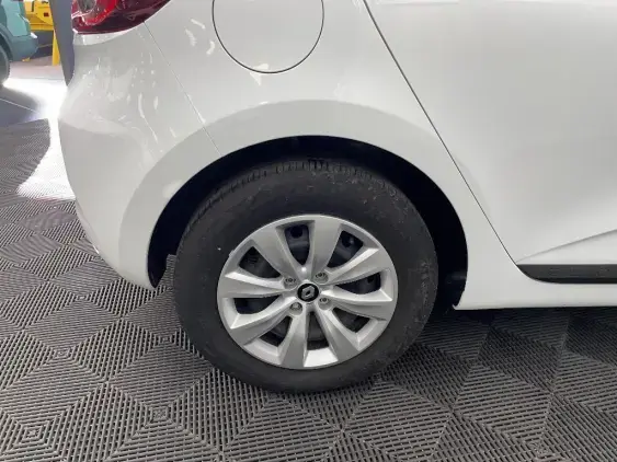 RENAULT CLIO V - voiture d'occasion - Photo 25