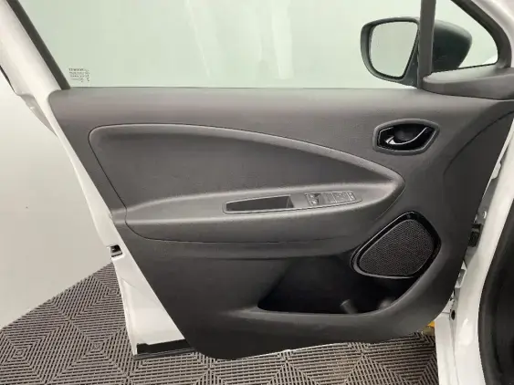 RENAULT ZOE - voiture d'occasion - Photo 18
