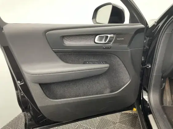VOLVO XC40 - voiture d'occasion - Photo 19