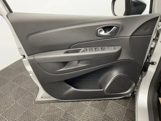RENAULT CAPTUR - voiture d'occasion - Photo 19