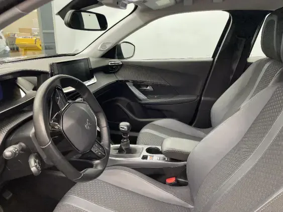 PEUGEOT 2008 II - voiture d'occasion - Photo 18