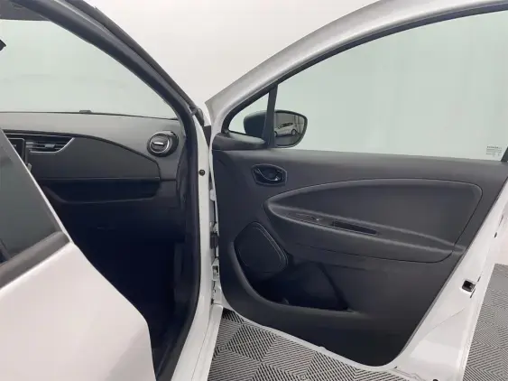 RENAULT ZOE - voiture d'occasion - Photo 19