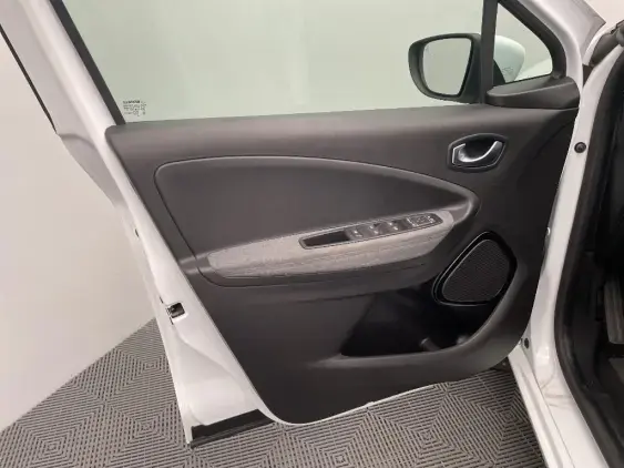 RENAULT ZOE - voiture d'occasion - Photo 19