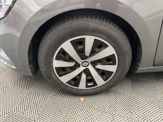 RENAULT CLIO V - voiture d'occasion - Photo 23