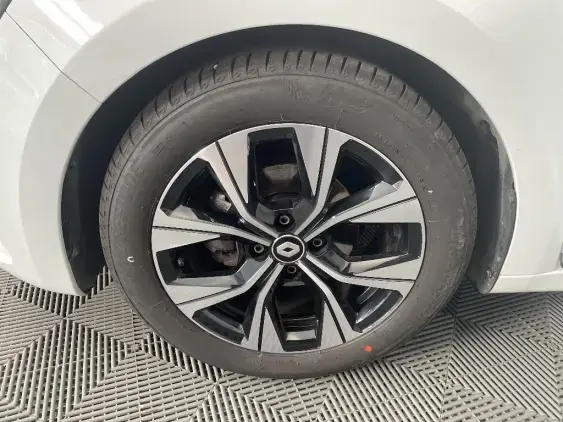 RENAULT CLIO V - voiture d'occasion - Photo 23