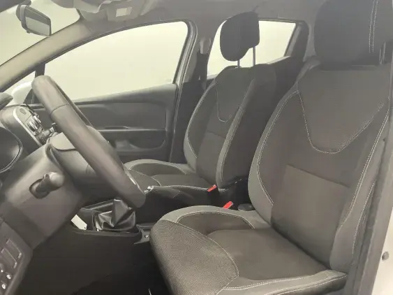 RENAULT CLIO IV - voiture d'occasion - Photo 18