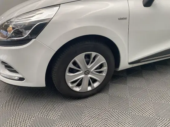 RENAULT CLIO IV - voiture d'occasion - Photo 23