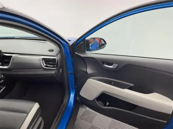 KIA STONIC - voiture d'occasion - Photo 19