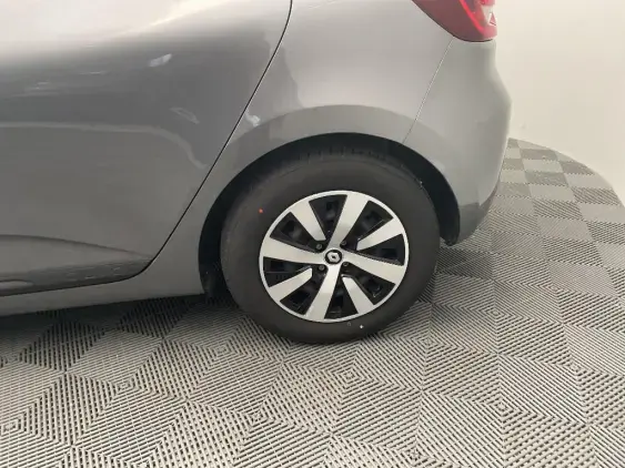 RENAULT CLIO V - voiture d'occasion - Photo 24