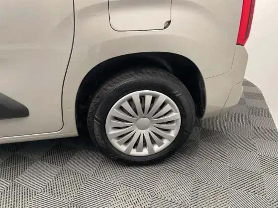 OPEL COMBO D - voiture d'occasion - Photo 24