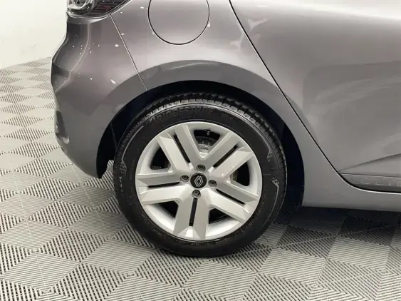 RENAULT CLIO V - voiture d'occasion - Photo 23