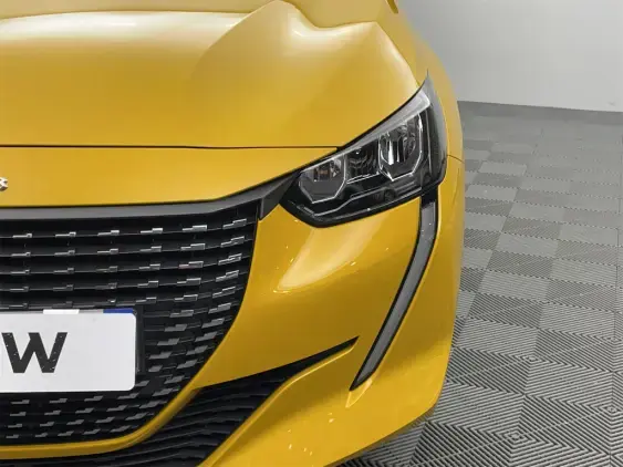 PEUGEOT 208 BUSINESS R II - voiture d'occasion - Photo 20