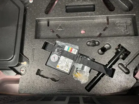 RENAULT CLIO V - voiture d'occasion - Photo 17