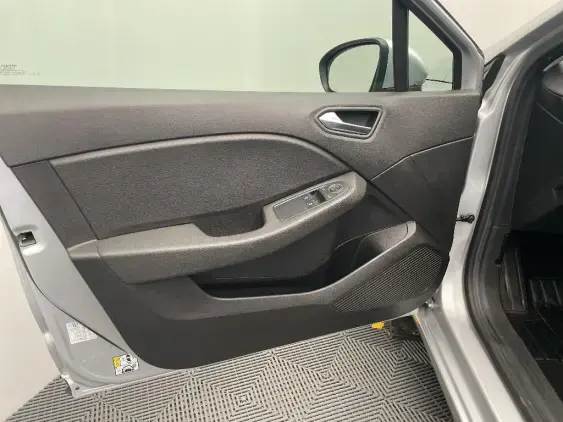 RENAULT CLIO V - voiture d'occasion - Photo 19