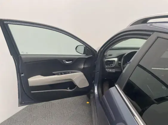 KIA STONIC - voiture d'occasion - Photo 19