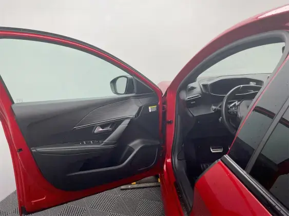 PEUGEOT 208 BUSINESS R II - voiture d'occasion - Photo 19