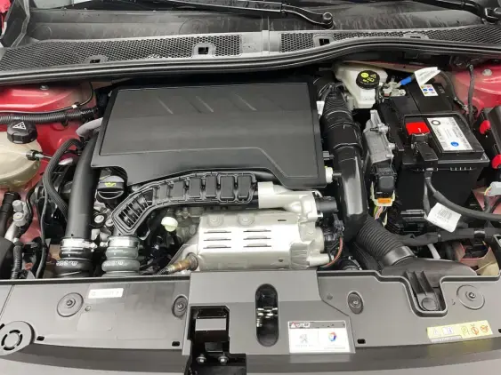 PEUGEOT 208 BUSINESS R II - voiture d'occasion - Photo 21