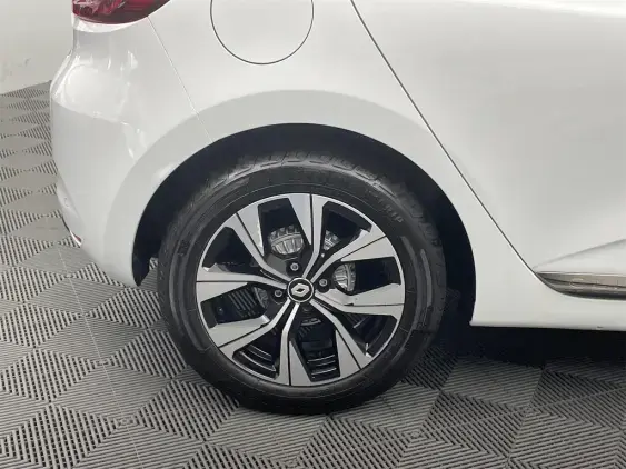 RENAULT CLIO V - voiture d'occasion - Photo 23