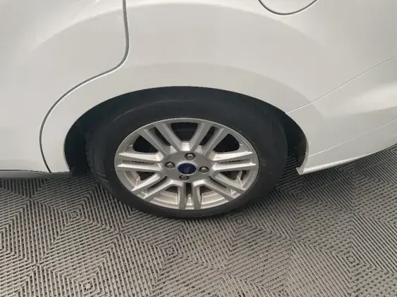 FORD TOURNEO COURIER - voiture d'occasion - Photo 24