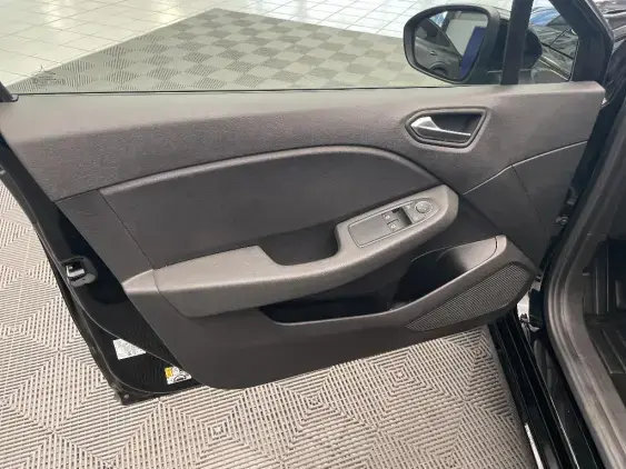 RENAULT CLIO V - voiture d'occasion - Photo 19