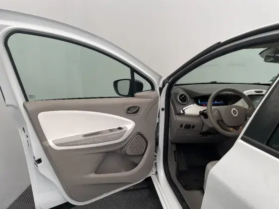 RENAULT ZOE - voiture d'occasion - Photo 19