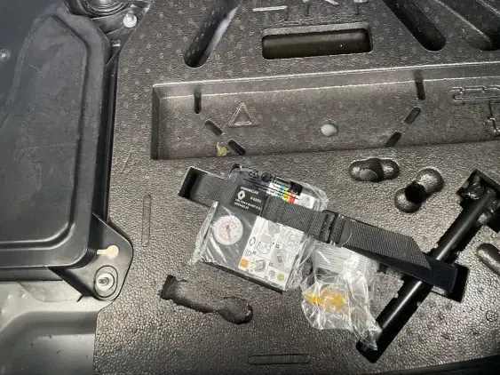 RENAULT CLIO V - voiture d'occasion - Photo 17