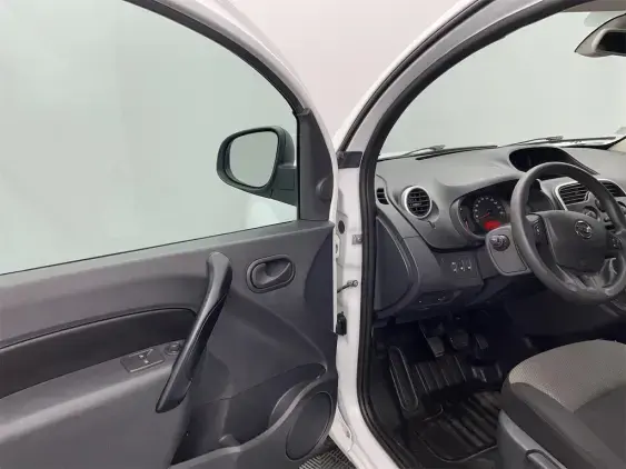 NISSAN NV250 - voiture d'occasion - Photo 17