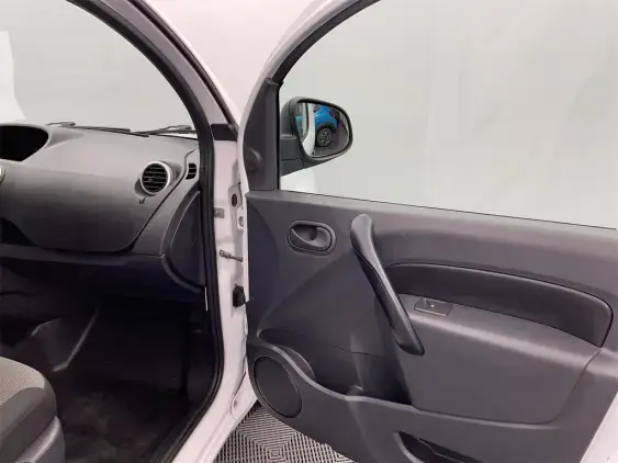 NISSAN NV250 - voiture d'occasion - Photo 18