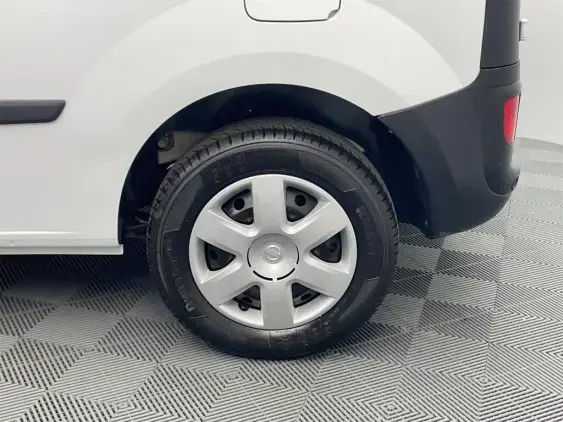 NISSAN NV250 - voiture d'occasion - Photo 21