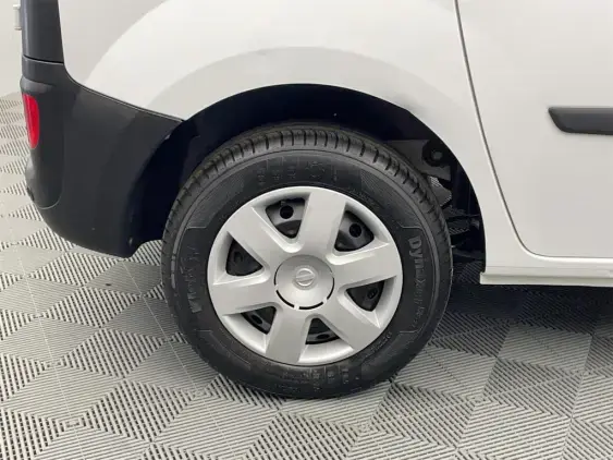 NISSAN NV250 - voiture d'occasion - Photo 22