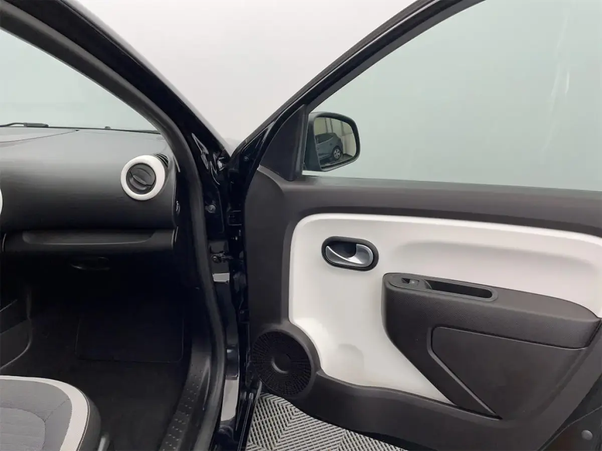 RENAULT TWINGO III - voiture d'occasion - Photo 17