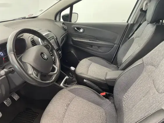 RENAULT CAPTUR - voiture d'occasion - Photo 18