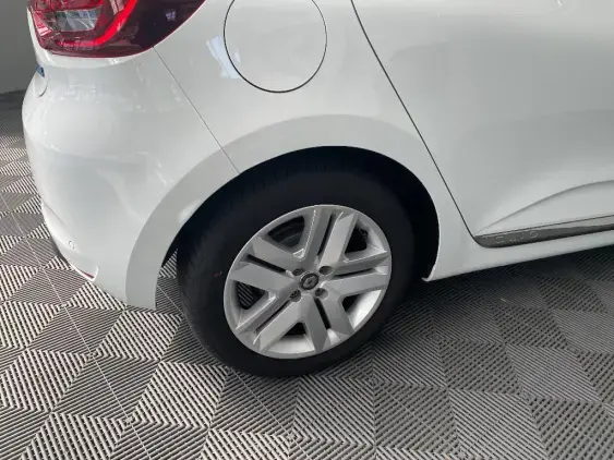 RENAULT CLIO V - voiture d'occasion - Photo 25