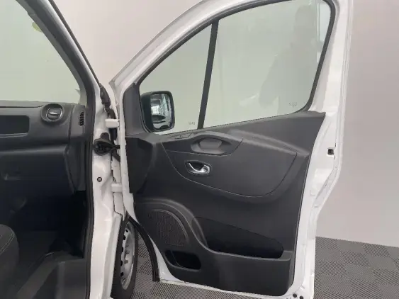 RENAULT TRAFIC FG III - voiture d'occasion - Photo 17