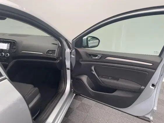 RENAULT MEGANE IV - voiture d'occasion - Photo 20