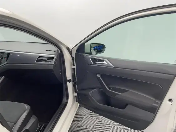 VOLKSWAGEN POLO VI - voiture d'occasion - Photo 19