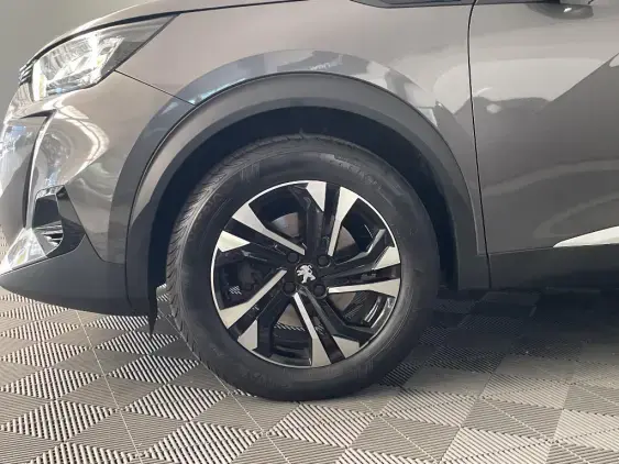 PEUGEOT 2008 II - voiture d'occasion - Photo 23