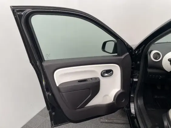 RENAULT TWINGO III - voiture d'occasion - Photo 19