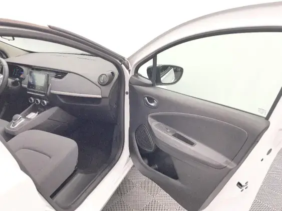 RENAULT ZOE - voiture d'occasion - Photo 18