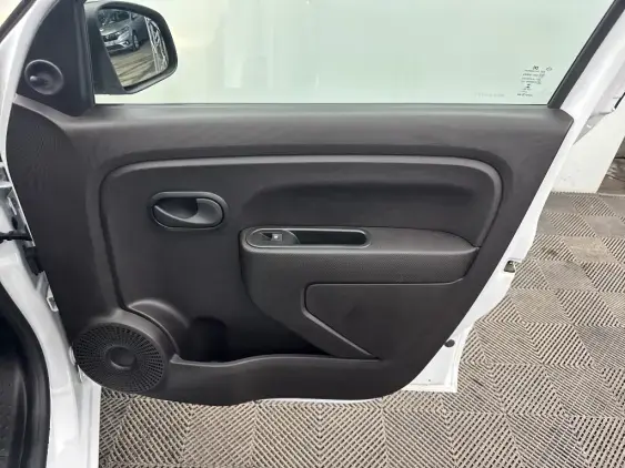 RENAULT TWINGO ELECTRIQUE III - voiture d'occasion - Photo 17