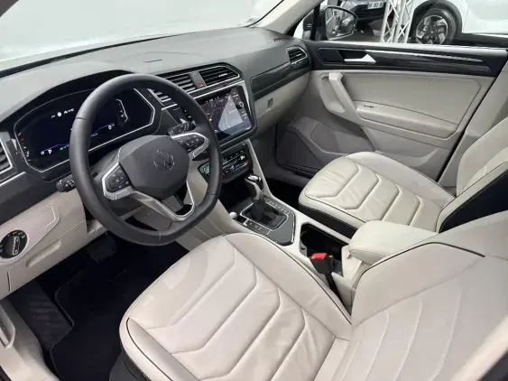 VOLKSWAGEN TIGUAN II - voiture d'occasion - Photo 18